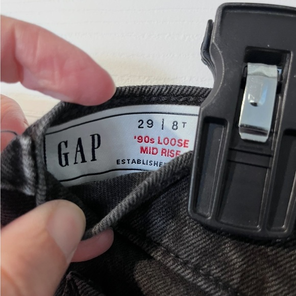 GAP Women’s Black 90s Loose Mid Rise Jeans 29 (8) tall - Picture 2 of 3